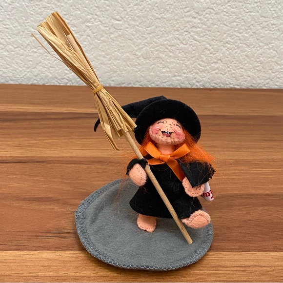 Vintage 1995 ANNALEE Doll Cheerful Witch Girl 5” Halloween Doll - Picture 11 of 12